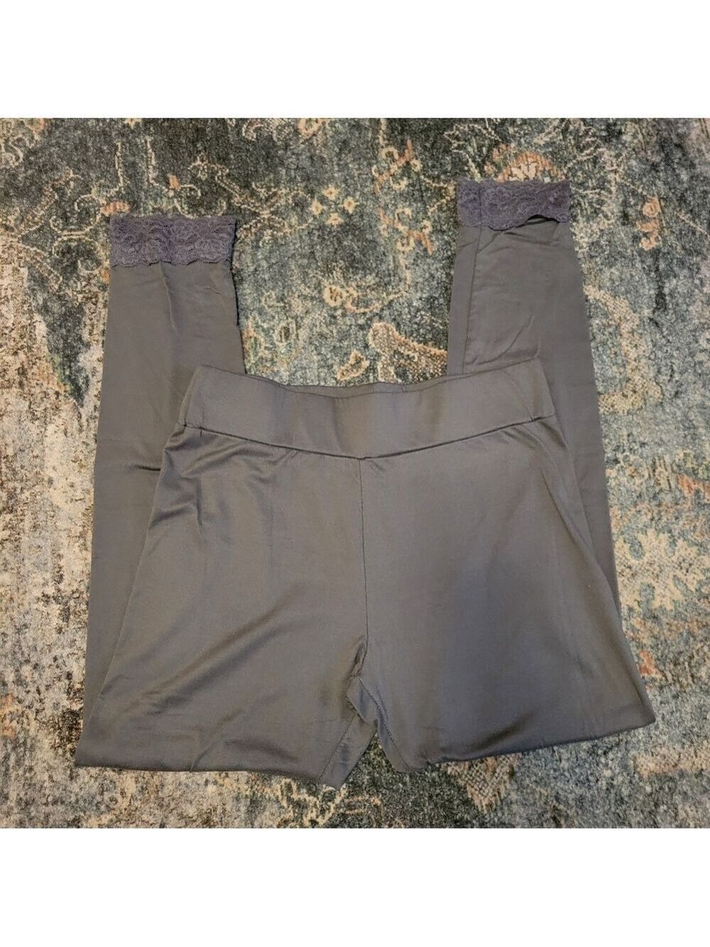 Wallflower Gray Lace Trim Leggings Size L